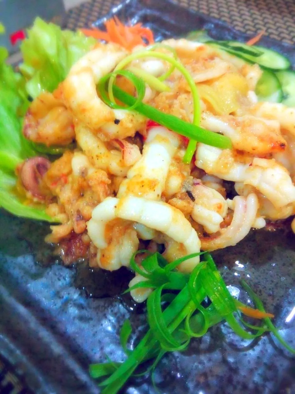 Snapdishの料理写真:Thai style salt and pepper squid
【泰式椒鹽鮮魷】|Gavin Wong (香港の人々)さん