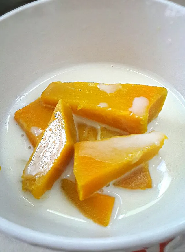 Snapdishの料理写真:pumpkin with coconut milk|Benny,Newbies' gluten free cookingさん