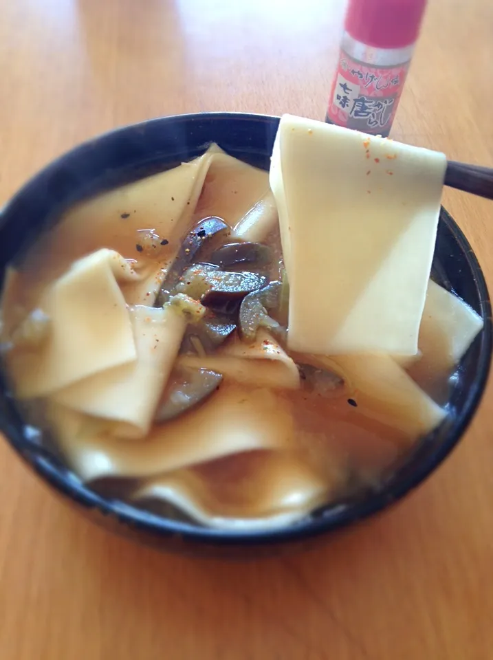 鬼ひもかわの味噌煮込みでお昼ごはん♪ 館林の花山うどんの復刻版。美味しい〜！けど茹でにくいそして食べにくいw|hoppycowさん