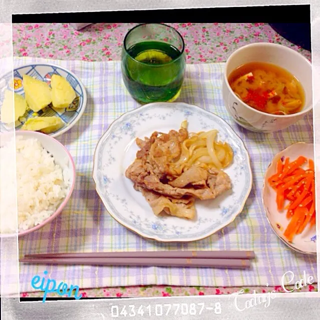 Snapdishの料理写真:12/28 晩ご飯！豚の生姜焼き♡|えいぽんさん