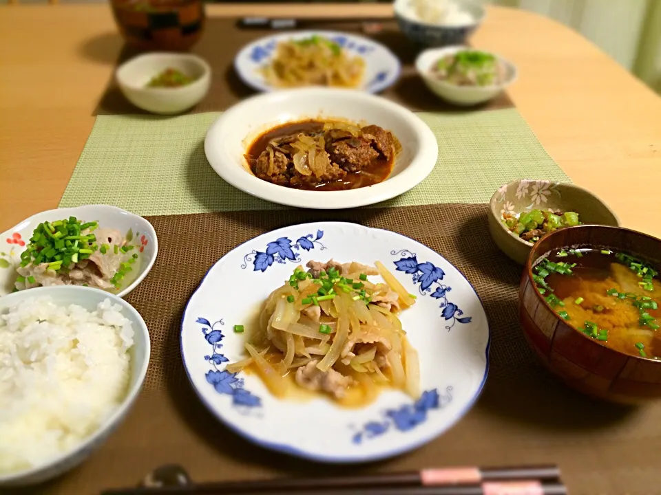 豚肉の生姜焼き、大根の葉っぱのおかか炒め物、豚肉とエリンギの大根おろし煮、大根のお味噌汁|ひろみさん