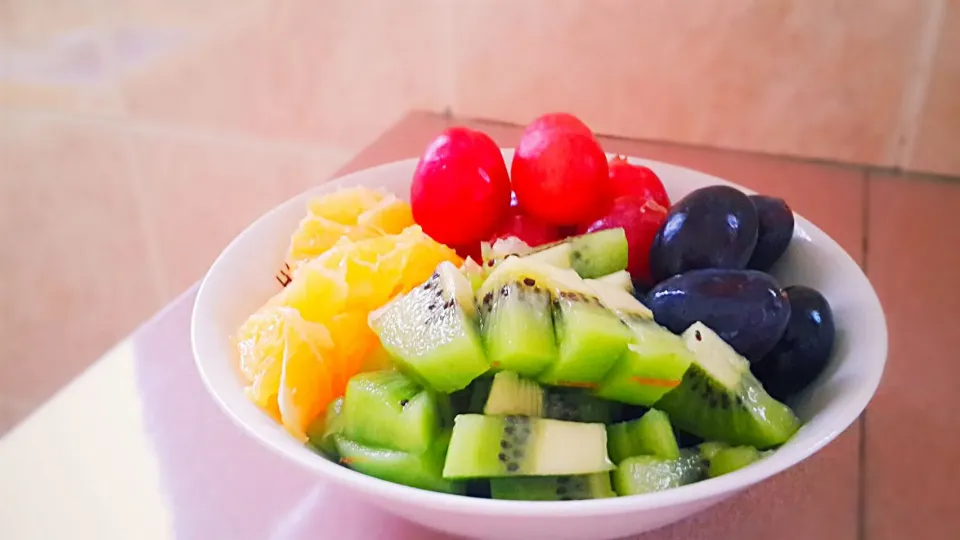 mixed fruits. healthy meal=)|ying kangさん