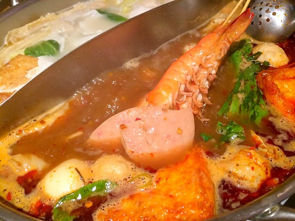 Snapdishの料理写真:Chongqing Hotpot|Carin Tayさん