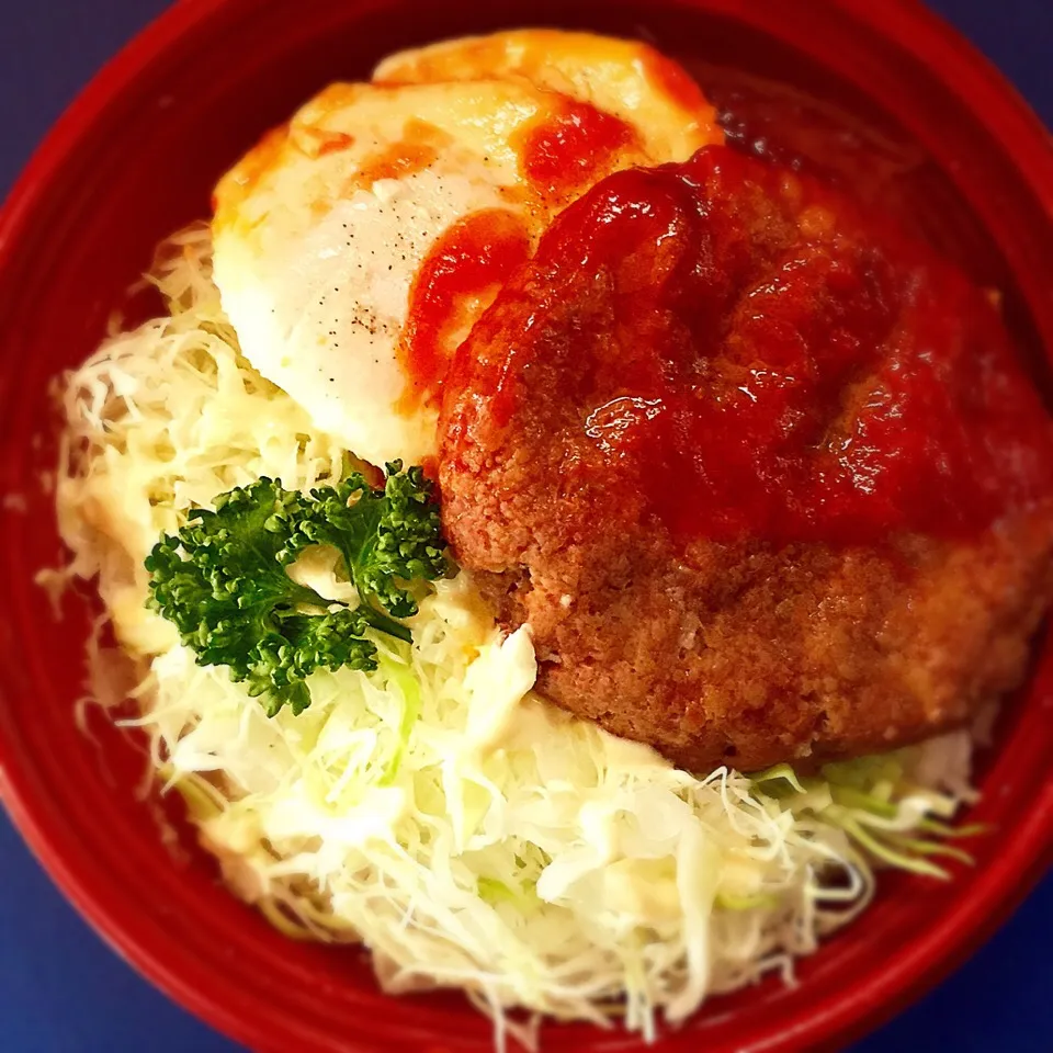 Snapdishの料理写真:四万十牛ハンバーグ丼|ち〜おんさん