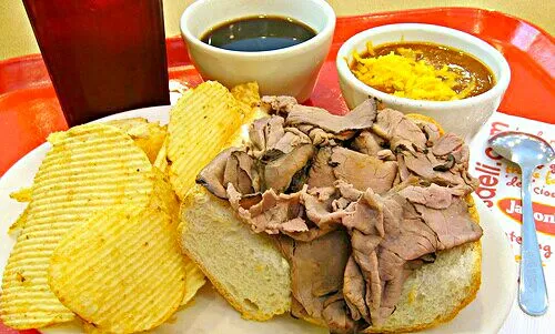 Snapdishの料理写真:2014 Food Recap 🎭 ❤ 🎭 #Lunch in April at Jason's Deli in Baton Rouge Louisiana 😍 The Beef eater #Main dish #Sandwich #Roast #Beef Cup of Chili #Side Dish #Drink|Alisha GodsglamGirl Matthewsさん