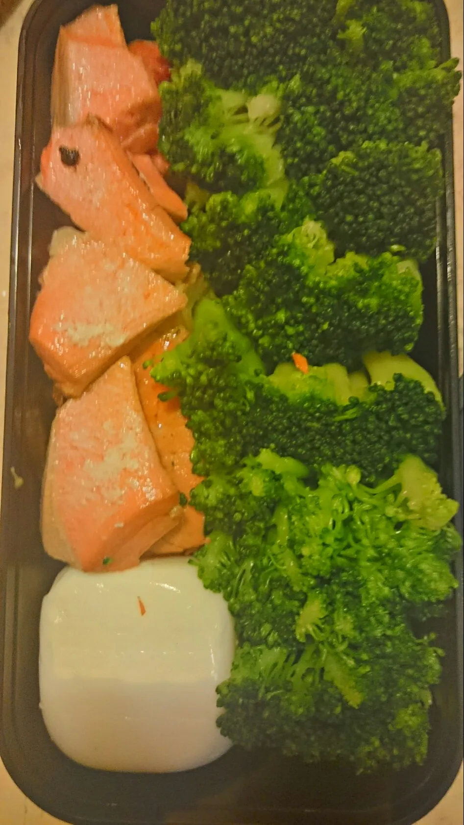 fish bento whit square egg and broccoli #Bento #easy #Fish|Keryeさん