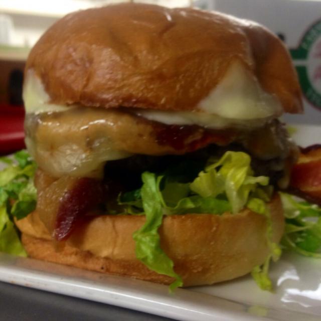 Peanut butter and jelly bacon burger/peggy waldon Snapdish[スナップディッシュ