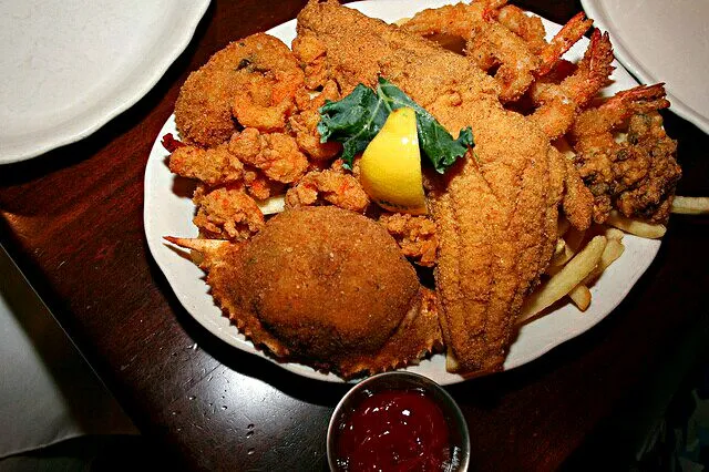 2014 Food Recap 🎭 ❤ 🎭 #Seafood Platter at Pappadeaux in Houston Texas for my Friend Birthday in February #Main dish #Fish #Shellfish Tasty 👄 😋 👄|Alisha GodsglamGirl Matthewsさん