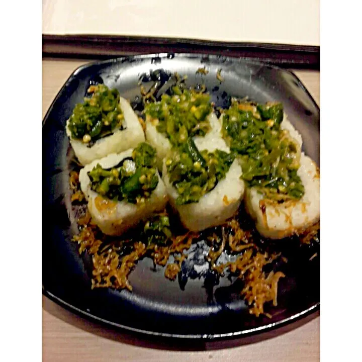 Dried anchovy with green chili sushi. Out of the box menu. 😋😊|Jeanny Angsenさん