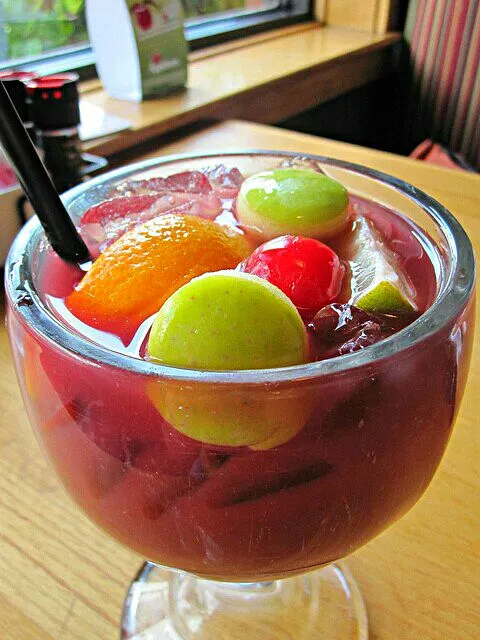 Snapdishの料理写真:2014 Food Recap 🎭 ❤ 🎭 Red Apple Sangria at Applebee's Happy Hour with Family #Drinks #Alcohol 🍸 🍸 🍸|Alisha GodsglamGirl Matthewsさん