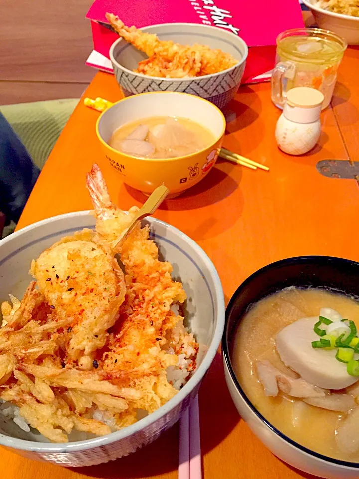 海老天丼  ゴボウ人参の掻き揚げ  大根のてんぷら   里芋大根蓮根牛蒡のお味噌汁|ch＊K*∀o(^^*)♪さん