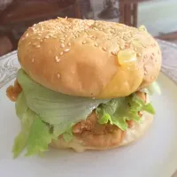 Snapdishの料理写真:Aussie Chicken Burger|mmmyoさん