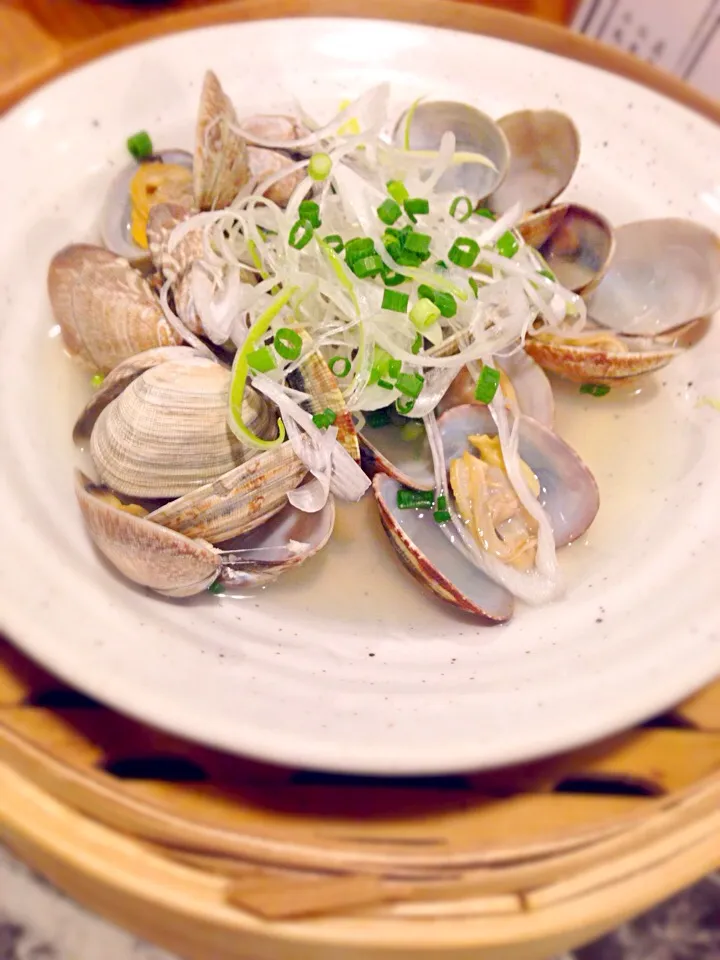 近所の居酒屋さんでパパたんとデート💕浅蜊の酒蒸し💕|ふみさん