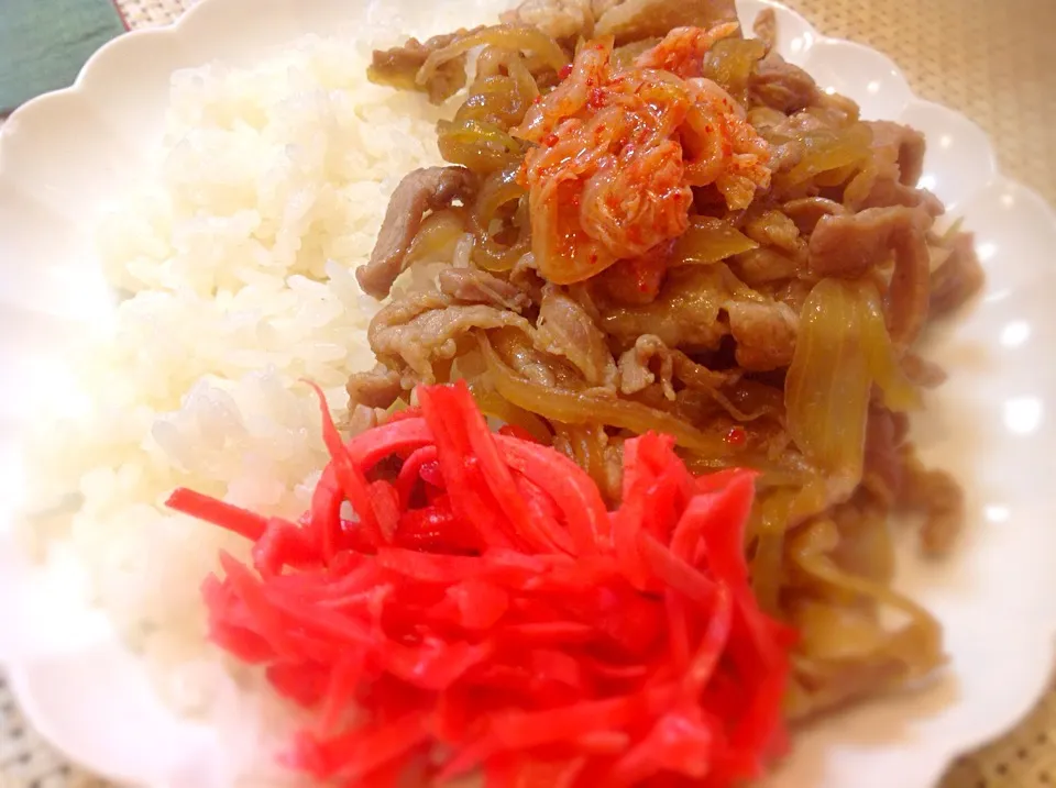 Snapdishの料理写真:紅生姜たっぷり豚丼🐽😋|アライさんさん