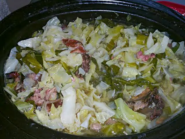 Snapdishの料理写真:2014 Food Recap 🎭 ❤ 🎭  #New Year 2014 🎉 Southern Cabbage with Ham Hocks #Vegetable #Meat/Poultry #Pork #Side dish 😆 😆 😆 #Holidays/Celebrations  🎭 ❤|Alisha GodsglamGirl Matthewsさん