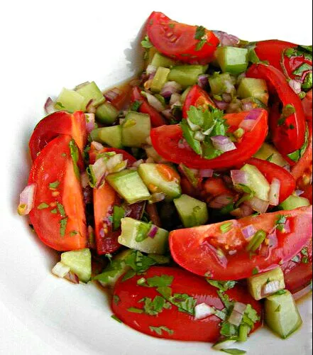 Snapdishの料理写真:2014 Food Recap 🎭 ❤ 🎭 #Salad Oakland Organic Farmer's Market in May 💚 Tomato 🍅 Cucumber Salad 😊 😊 #Main dish #Lunch #Side dish 😆 😆|Alisha GodsglamGirl Matthewsさん