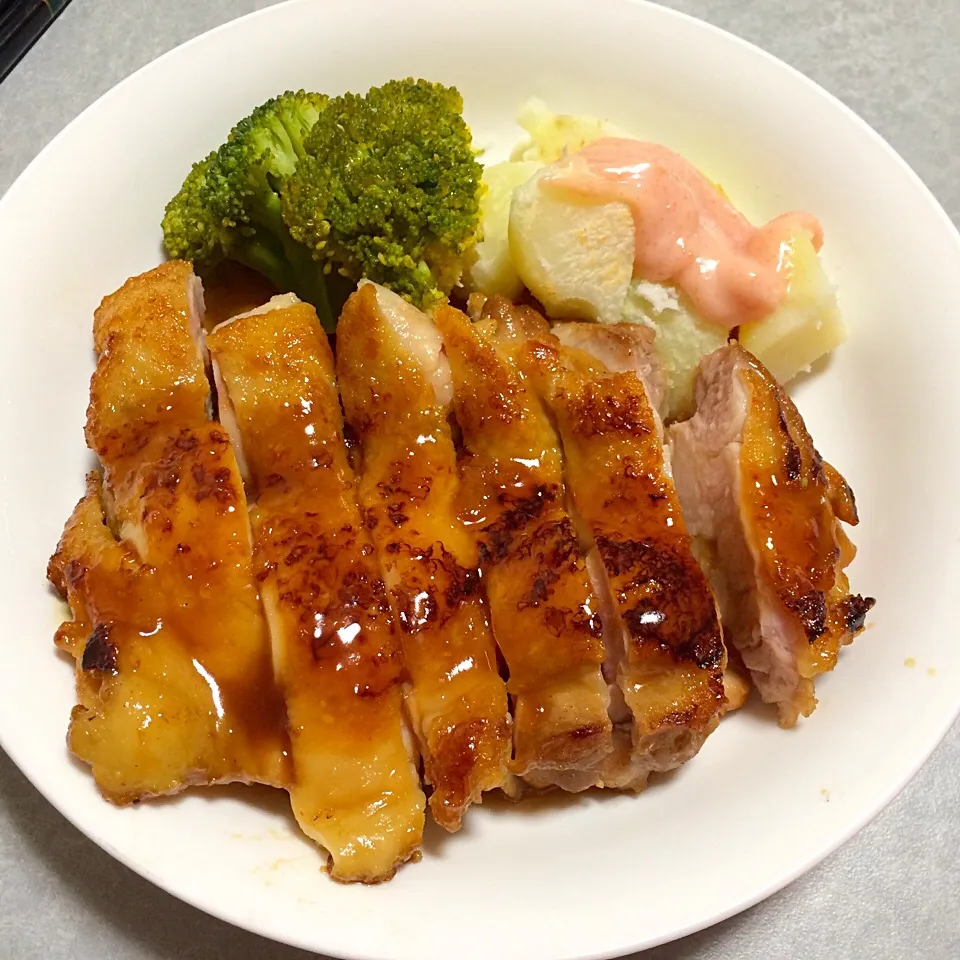 Snapdishの料理写真:12月25日の照り焼きチキン🎵|あやとん♪さん