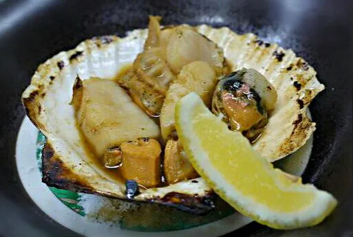 ホタテのバター醤油焼き、レモンで爽やか🍋|ふかرさん