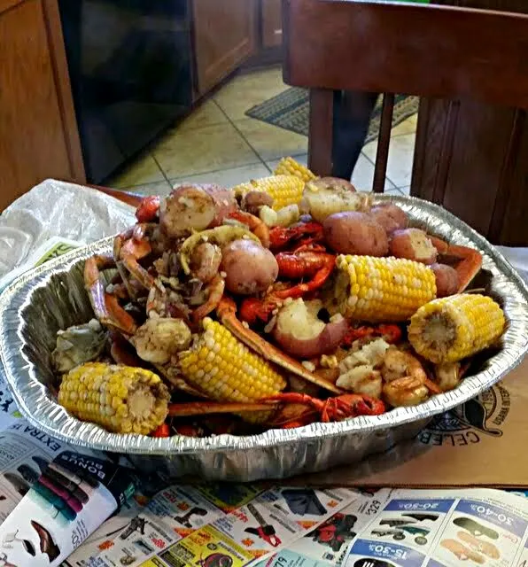 Snapdishの料理写真:2014 Food Recap 🎭 ❤ 🎭 Louisiana  Spring #Seafood Boil at My Aunt's House #Family #Friends #Fun 🎊 💜|Alisha GodsglamGirl Matthewsさん