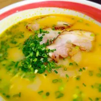 Snapdishの料理写真:ゴールドラーメン|Quicheさん