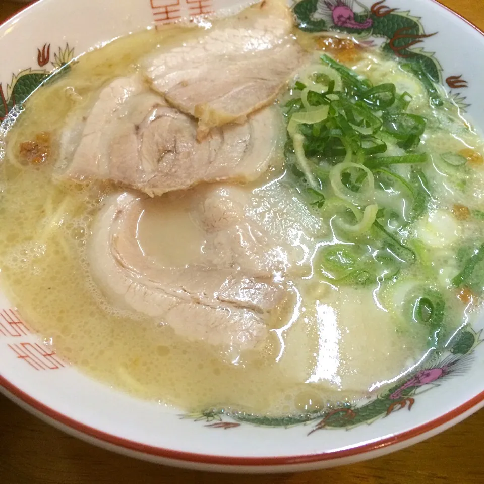 Snapdishの料理写真:純とんこつ最強♬                               大栄ラーメン(^-^)|キヨシュンさん