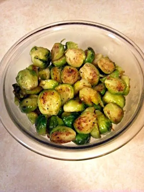 Sauteed  Brussel Sprouts for #Snack/Teatime 😋 💯 😋 Last night #Vegetable #Healthy #Side dish 😆 😆 😆|Alisha GodsglamGirl Matthewsさん