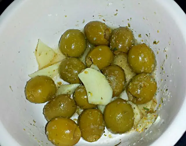 I grabbed a Delicious 😋 😋 #Quick and easy #Snack MARINATED OLIVES #Healthy #Salad #Snack/Teatime 😋 💯 😋|Alisha GodsglamGirl Matthewsさん