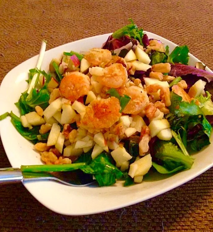 Snapdishの料理写真:coconut almond crust shrimp salad with curry powder|Lee Annさん