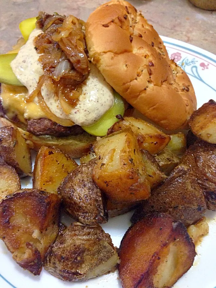 MidWest Burger w/bourbon st potatoes|Chef Ampさん