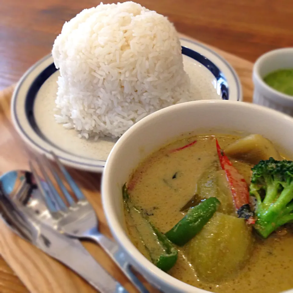 妻と大晦日デートはThai料理lunchグリーンカリー|koji toyodaさん