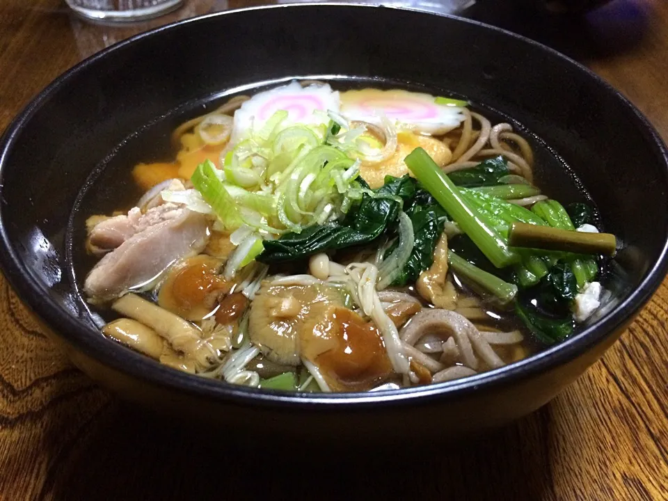 年越し蕎麦って、いつ食べるの よくわからないけれど、お腹空いたからたべるー（≧∇≦）♪|Ozzyさん