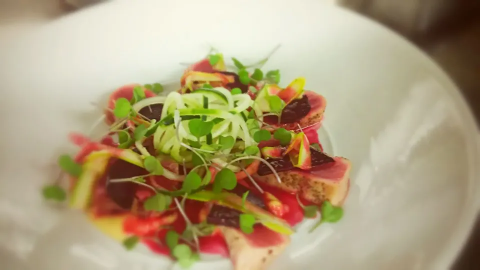 ahi tuna with a beet puree and pickled cucumber noodles|chrisさん