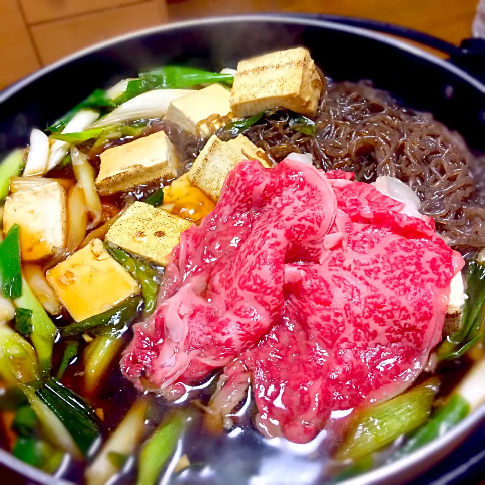 今年最後の晩ご飯はA5級牛すき焼き🍲〜♡|🍎ゆかりんご🍎さん