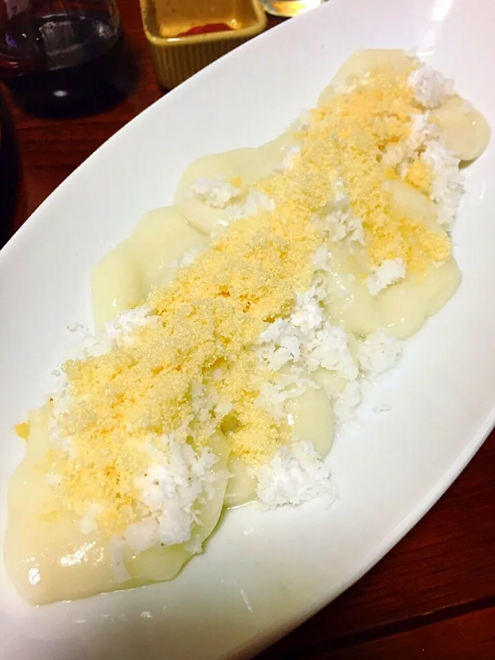 Snapdishの料理写真:Palitaw ( flat rice cake with sugar and coconut ) Filipino Recipe|Laarni Nabongさん