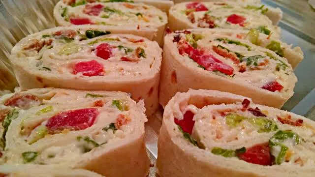 💜💚🎉💜💚BLT PINWHEELS at #New Year #Party #Sandwich #Bread #Pork 💋 #Vegetable #Appetizer #Holidays/Celebrations 💜💚🎉💜💚|Alisha GodsglamGirl Matthewsさん