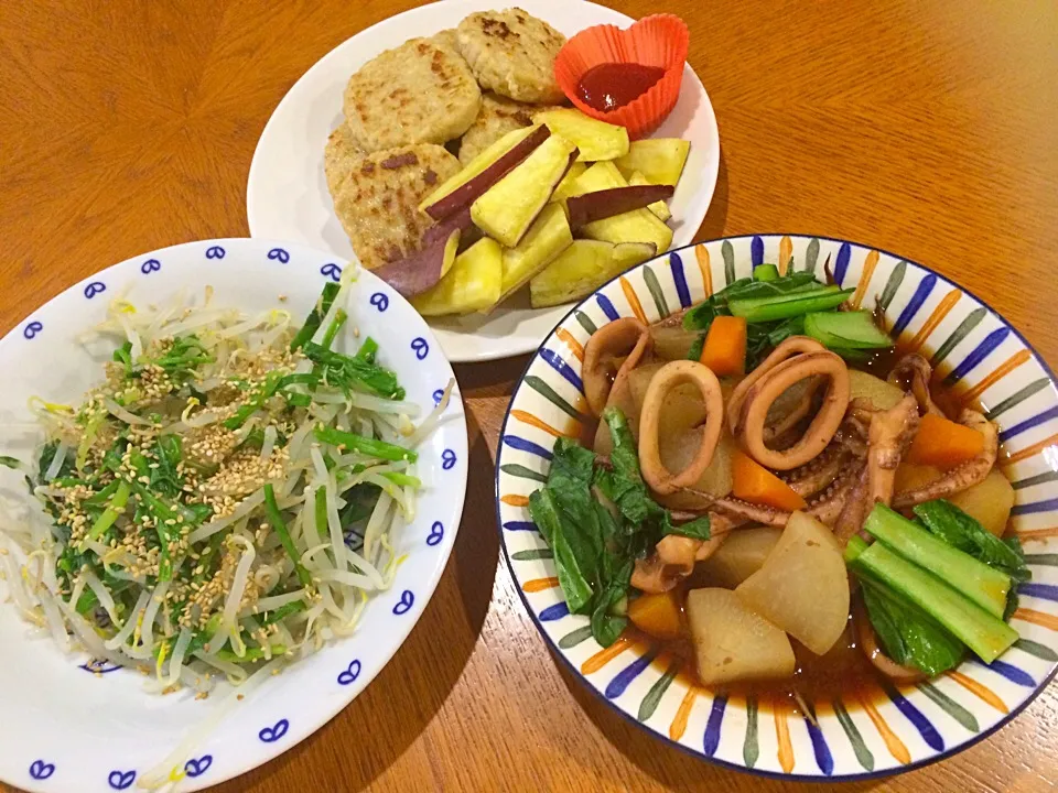 イカと大根の煮物、セリともやしのサラダ、お魚バーグ|Iggywiggyさん