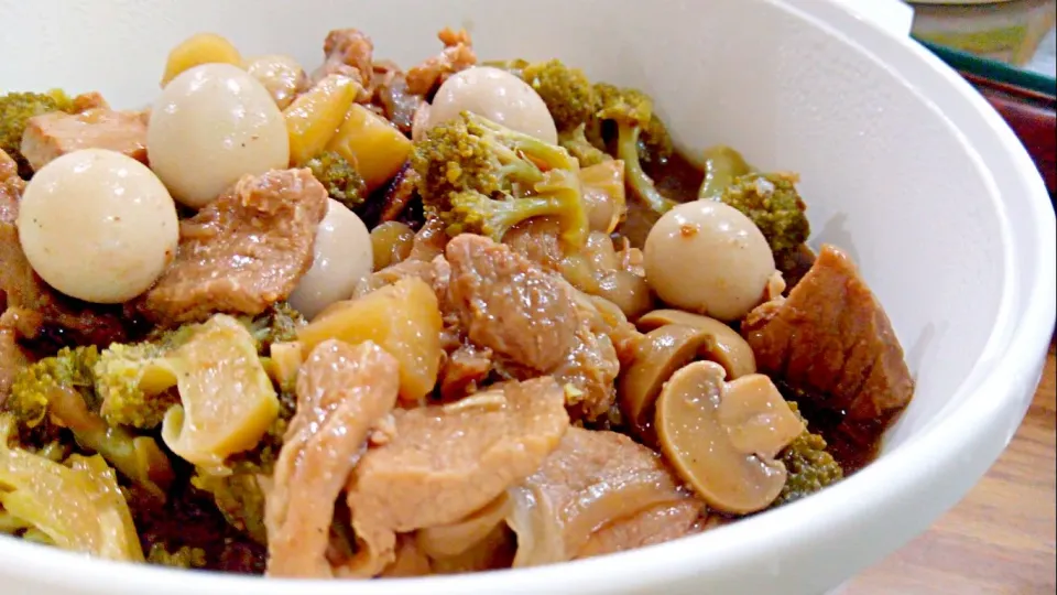 Beef Brocolli with Quail Eggs|Teddy Estillore Palecpecさん