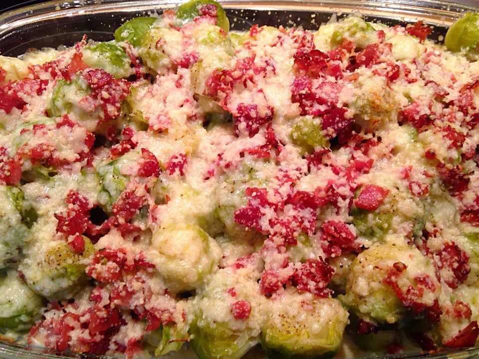 Überbackener Rosenkohl mit Schinkenwürfeln und Parmesan|Fujiko Toyohashiさん