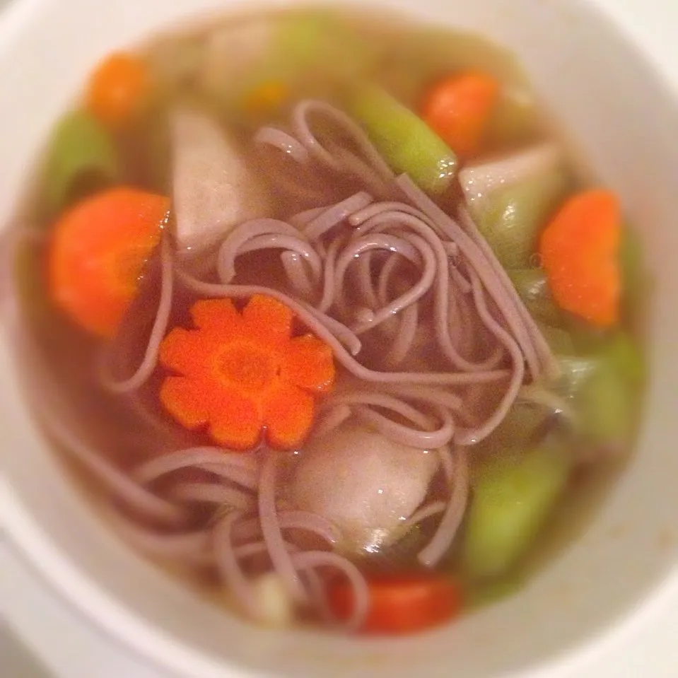 年越し蕎麦: Soba noodles, Carrots, Leeks, Eddoe|Meeさん