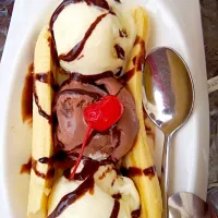 Banana Split @gardenoasis #yummy #foodporn #comfortfood|ellen joy aguilaさん