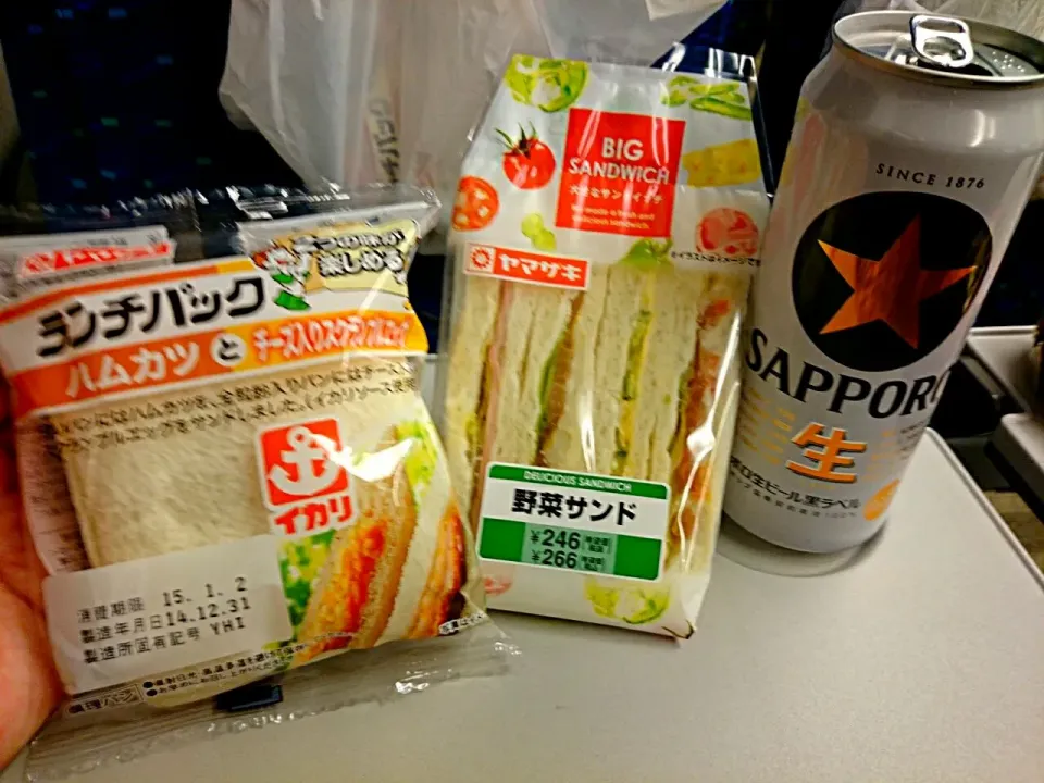 サンドイッチ＆ランチパック＆ビール|まぐろさん