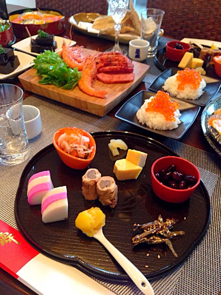 謹賀新年🎍本日の我が家はごちそうだらけ、何から食べようか迷います🐷|いのちゃんさん