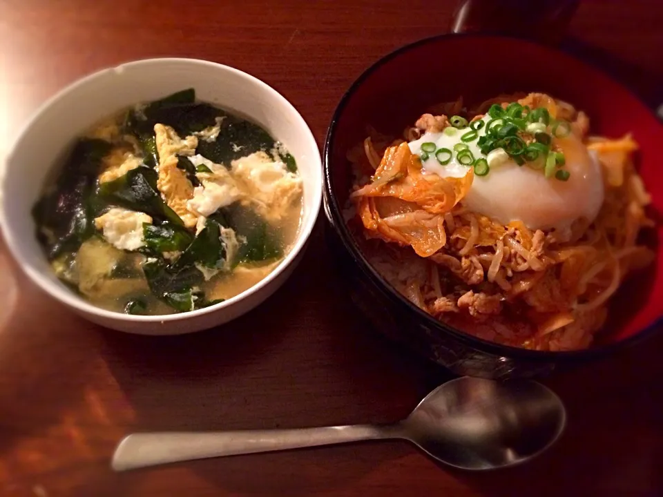 豚キムチ丼&ワカメと卵のスープ|mihoさん