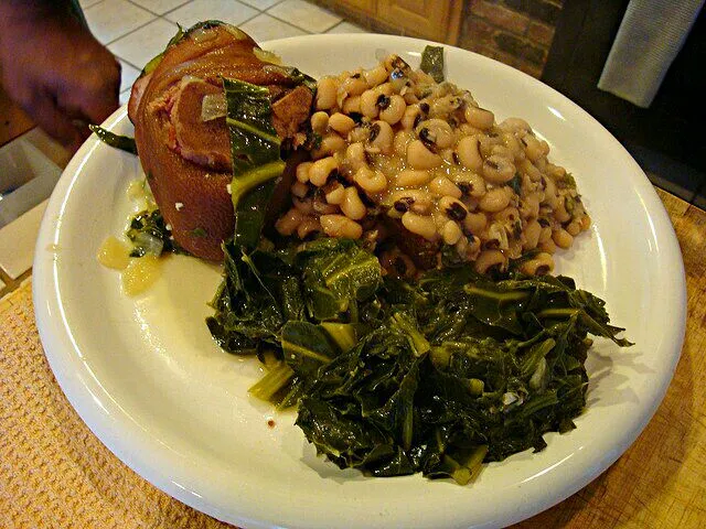 GREENS HAM HOCKS & b
BLACK EYED PEAS #New Year Family #Holidays/Celebrations #Pork #Vegetable #Lunch #Dinner  🔥 😋 🔥|Alisha GodsglamGirl Matthewsさん