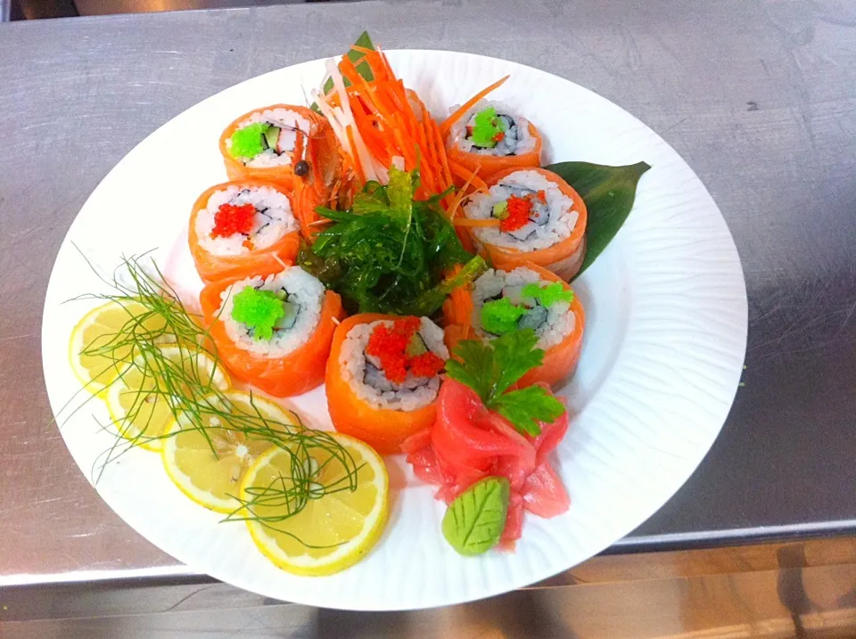 Salmon sashimi rolls|Polis Polydefkiさん