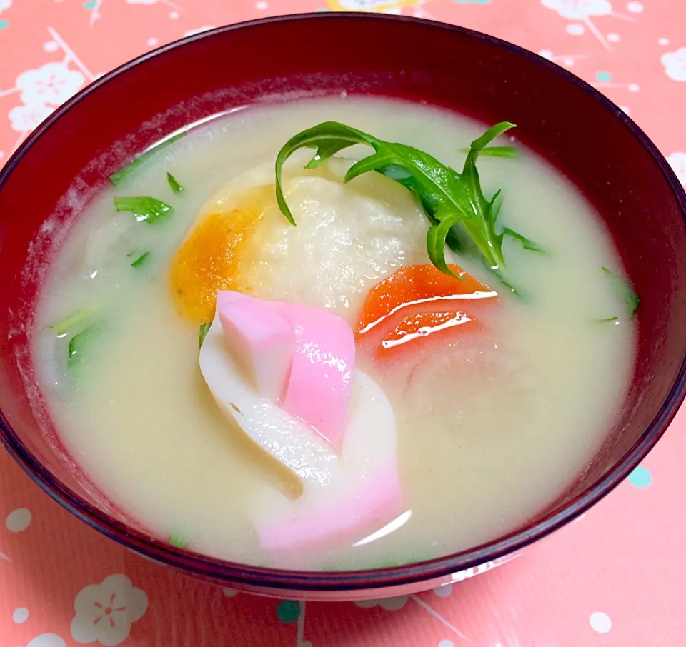 🎍お雑煮  結婚してから白味噌になりました。|hamamaさん