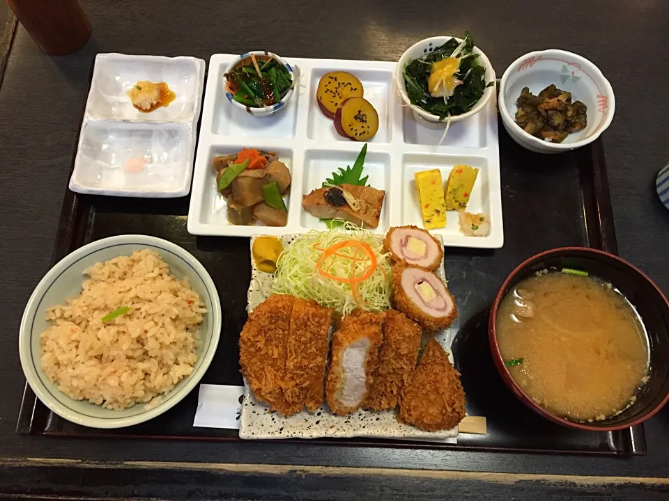 元日に食べたとんかつ御膳|まゆめろさん