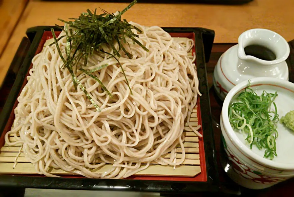 夕飯の爆食に備え、朝ごはんに引き続き昼ごはんもアッサリとざる蕎麦に逃亡🍝|にゃあ（芸名）さん