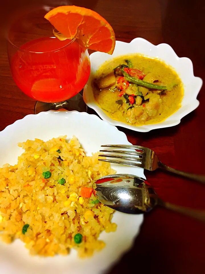 Green Chicken Curry and Fried Rice with 100% Orange Juice|Laarni Nabongさん