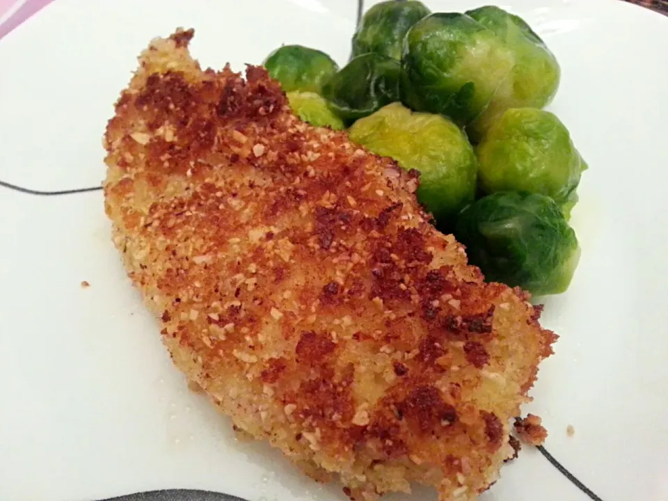 Almond Crusted Chicken Cutlets & Brussel Sprouts|Melissa Marie Hallさん